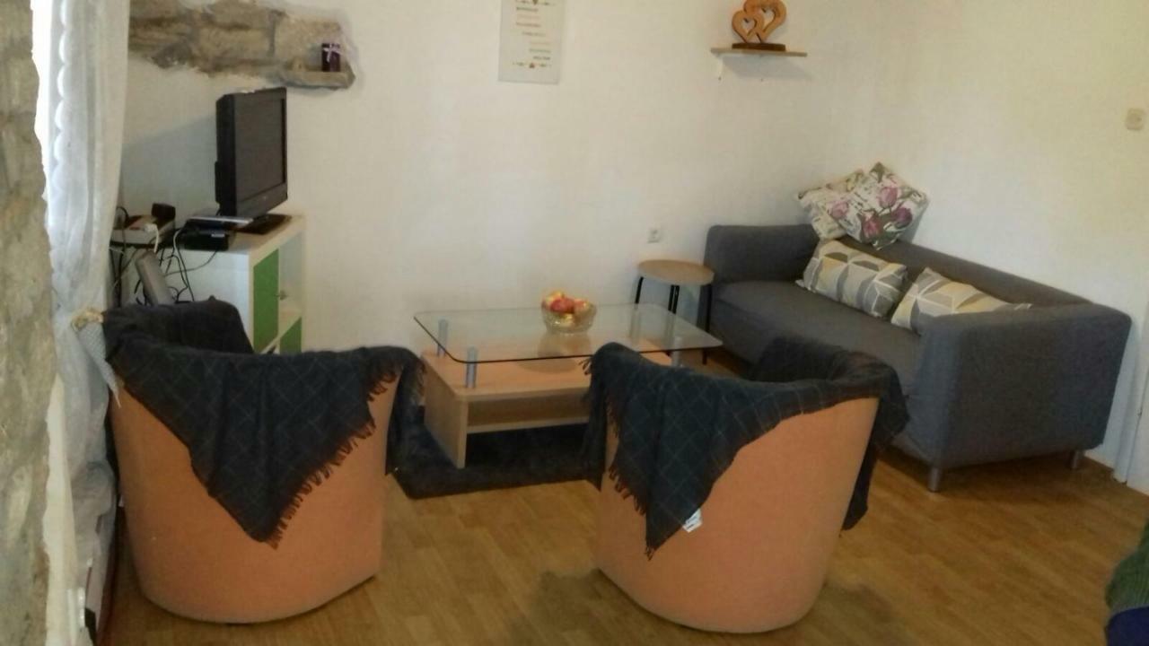 Apartment Neva *
