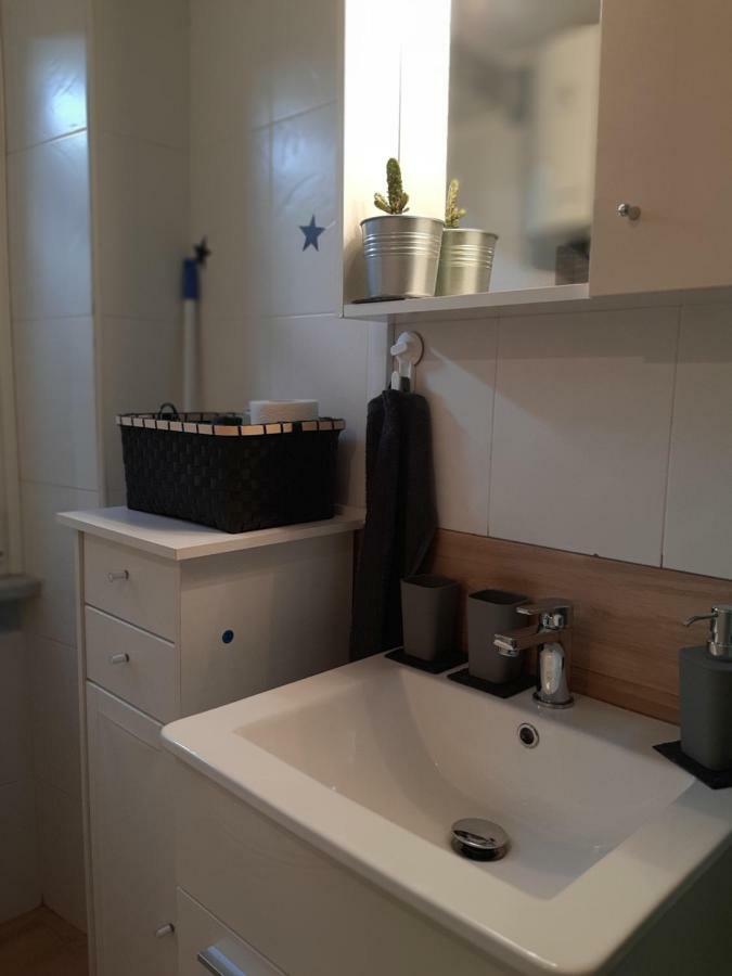 Neva Apartman *